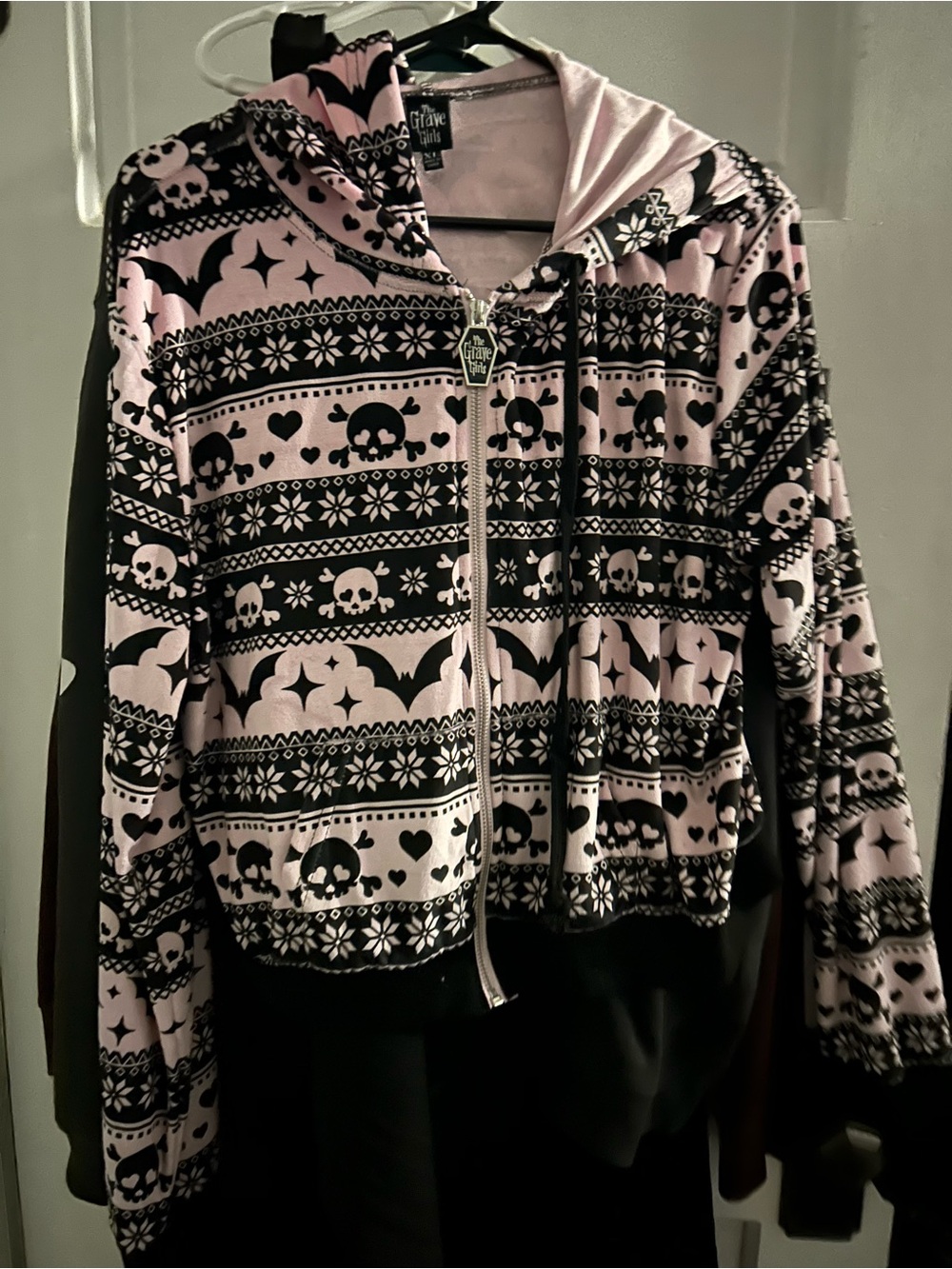 Gothic Skull Pattern Pink & Black Cropped Zip Hoodie